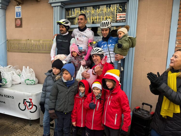 Podio final de la prueba navideña./E.A