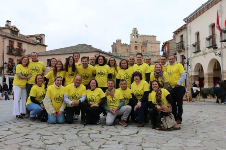 Los quintos de 1993 de Turégano se reúnen para celebrar sus 50 años 1 Instante del reencuentro de los quintos de 1993 / E.A.