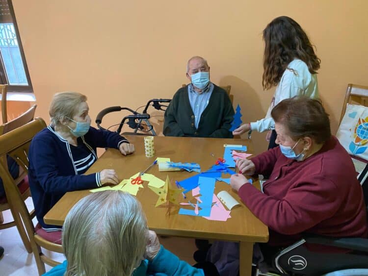 Visita a la residencia de mayores / LOURDES MATARRANZ