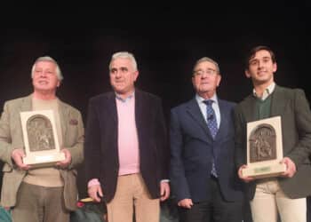 Víctor Mendes, Alonso Fernández, Teófilo Sanz e Ismael Martín, en la conferencia taurina de Sepúlveda. / PEÑA TAURINA VICTORIANO DE LA SERNA