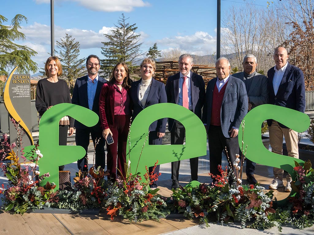 La FES destaca la “oportunidad histórica” que supone el Plan de Fomento para atraer empresas 2 Vino Navidad FES Hector Criado 9 1