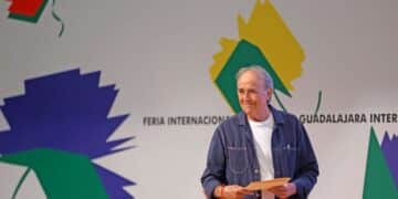Serrat durante la 39 edición de la Feria Internacional del Libro (Fil) de Guadalajara, Jalisco (México). EFE/ Francisco Guasco.