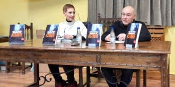 Enrique Eloy Nicolas en la presentación de su novela / AMADOR MARUGÁN