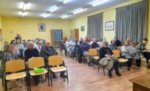 Enrique Eloy de Nicolás presenta su primera novela en Santiuste de San Juan Bautista 2 Instante de la presentación del libro en Santiuste de San Juan Bautista / AMADOR MARUGÁN
