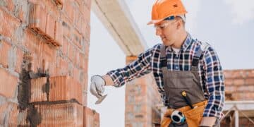 Pepe Cañas, albañil de 62 años, sobre los sueldos del sector: "El mito ha ido desapareciendo"