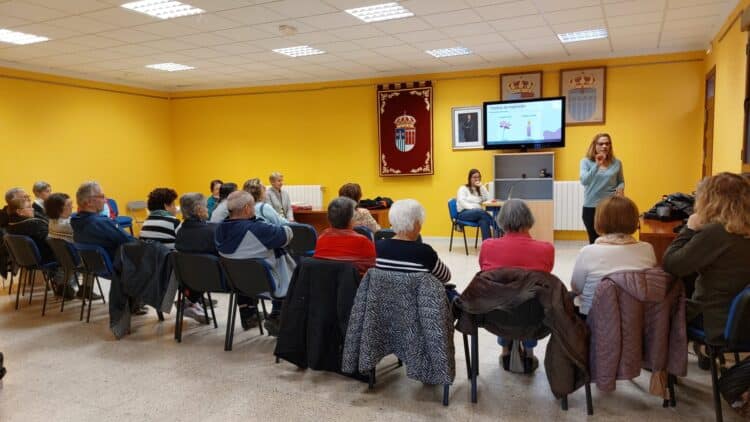 Los talleres sobre gestión emocional corren a cargo de la psicóloga Yatzuris Wise Sánchez / LOURDES MATARRANZ