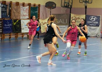 Un instante del encuentro entre el conjunto segoviano y Semillas Adolfo Martínez./CD SPORDEPORTE