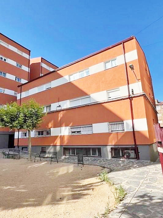 Rehabilitación energética, edificios como nuevos 1 Fachada de la calle Santa Teresa de Jesús de Segovia después de la reforma./ E. A.