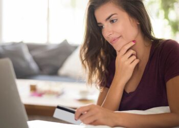 Confirmado: tres de cada cuatro españoles viven enganchados a suscripciones y la factura mensual no deja de crecer