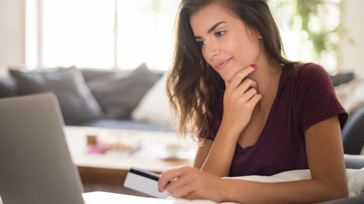 Confirmado: tres de cada cuatro españoles viven enganchados a suscripciones y la factura mensual no deja de crecer