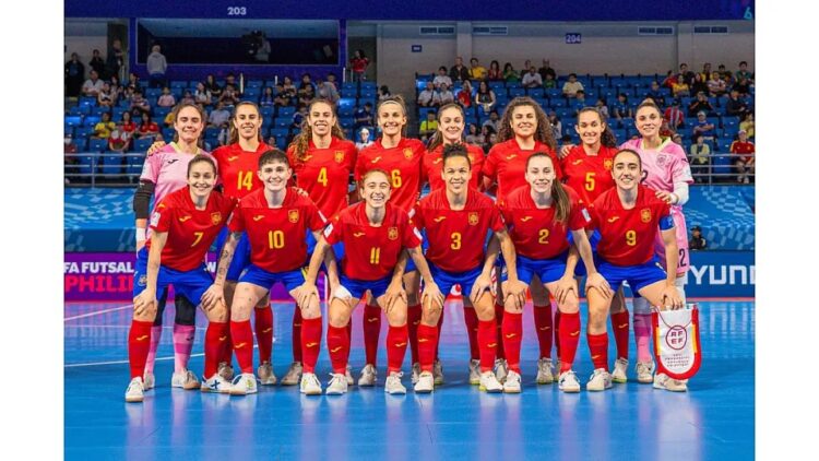 Elena González logra el bronce mundial con la Selección Española 1 La plantilla de España antes del duelo frente a Argentina./RFEF
