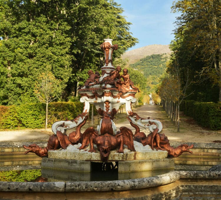 Fuente de Los Dragones Bajos, de Jean Thierri.