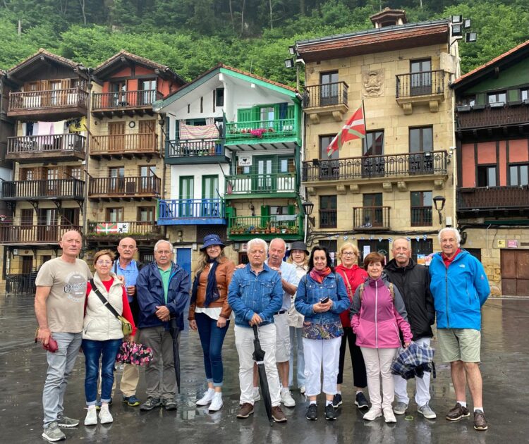Grupo de canto coral polifónico de Fuentepelayo / JUAN CRUZ SERRANO
