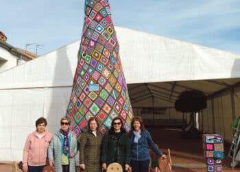 Grupo del taller de ganchillo. / LOURDES MATARRANZ