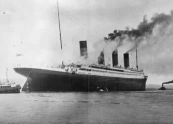 Confirmado: venden por más de 2 millones de euros una joya recuperada del Titanic (y no, no es la de la película) 21 Joya del Titanic