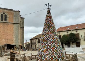 Árbol de Navidad de crochet / ASOCIACIÓN DE AMIGOS DEL PATRIMONIO, NATURAL, HISTÓRICO Y CULTURAL DE MARTÍN MUÑOZ DE LAS POSADAS