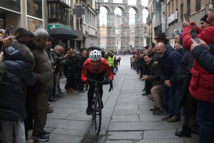 Pedro Delgado,  durante su participación en la 90 edición de la Carrera del Pavo. / EFE