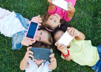 Es oficial: Australia da el primer paso y prohíbe el uso de las redes sociales a los menores de esta edad