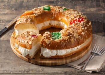 Lidl lo vuelve a hacer: este Roscón de Reyes trae de vuelta uno de los sabores del verano por muy poco precio 13 Lidl lo vuelve a hacer: este Roscón de Reyes trae de vuelta uno de los sabores del verano por muy poco precio