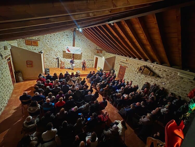 Los asistentes llenaron el recinto/ANA MARTÍN