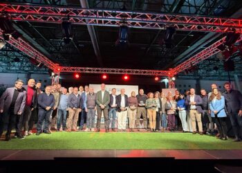 Foto de familia tras la gala de ‘Segovia, Ciudad Europea del Deporte 2025’ celebrada en el Pedro Delgado./AYUNTAMIENTO
