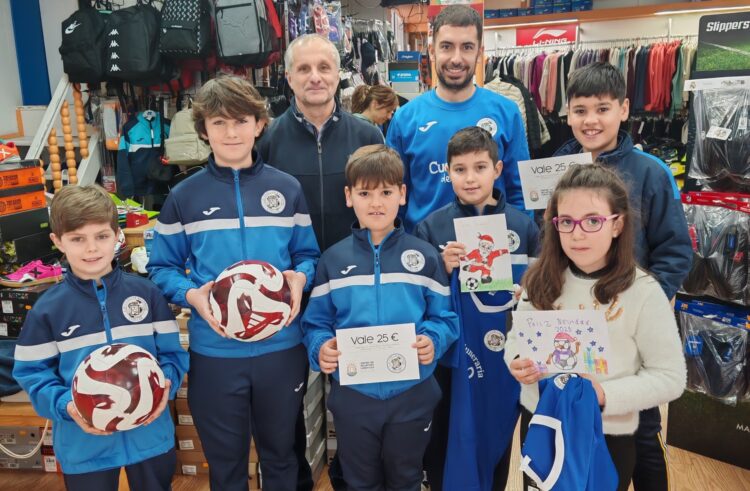 Ganadores de la primera edición del Concurso de Postales./CD CUÉLLAR