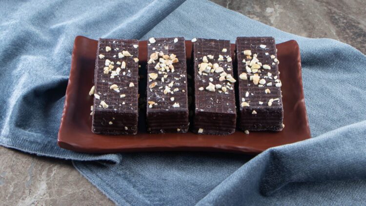 Blanca García-Orea, nutricionista: “Solo necesitas estos 3 ingredientes para hacer tu propio turrón de chocolate saludable” 1 Turrón casero