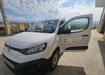 Adquisición de un vehículo eléctrico enchufable / AYTO. VALVERDE DEL MAJANO