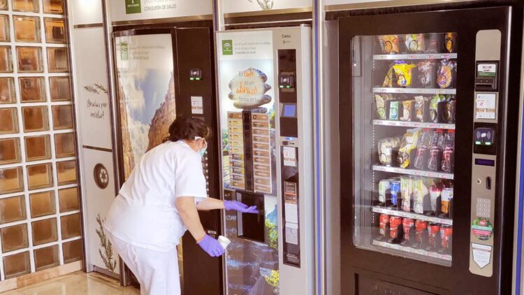Es oficial: el Gobierno obligará a vender productos saludables en las máquinas de 'vending' de los hospitales 1 Las máquinas de 'vending' de los hospitales