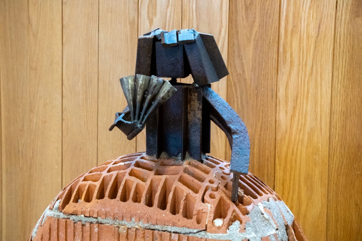 Cuatro de cada diez médicos secunda la huelga en Segovia contra el Estatuto Marco del Ministerio 3 Pieza expuesta en el Hospital de Segovia. HÉCTOR CRIADO