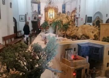 Nacimiento en el interior del templo.