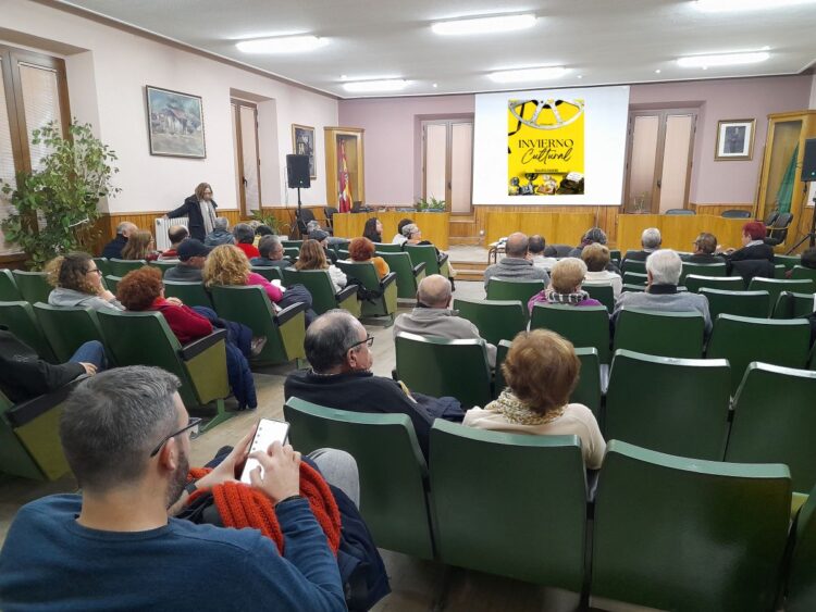 El Ayuntamiento de Nava de la Asunción presenta el programa ‘Invierno cultural’ 1 La semana de cine abre los actos del programa 'Invierno Cultural' / AMADOR MARUGÁN