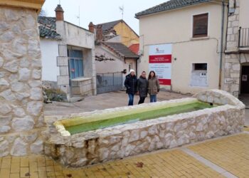 Visita a la renovada calle de Valtiendas. JUNTA CASTILLA Y LEÓN