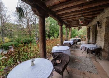 Vista de una posada de la localidad segoviana de Collado Hermoso / DIPUTACIÓN