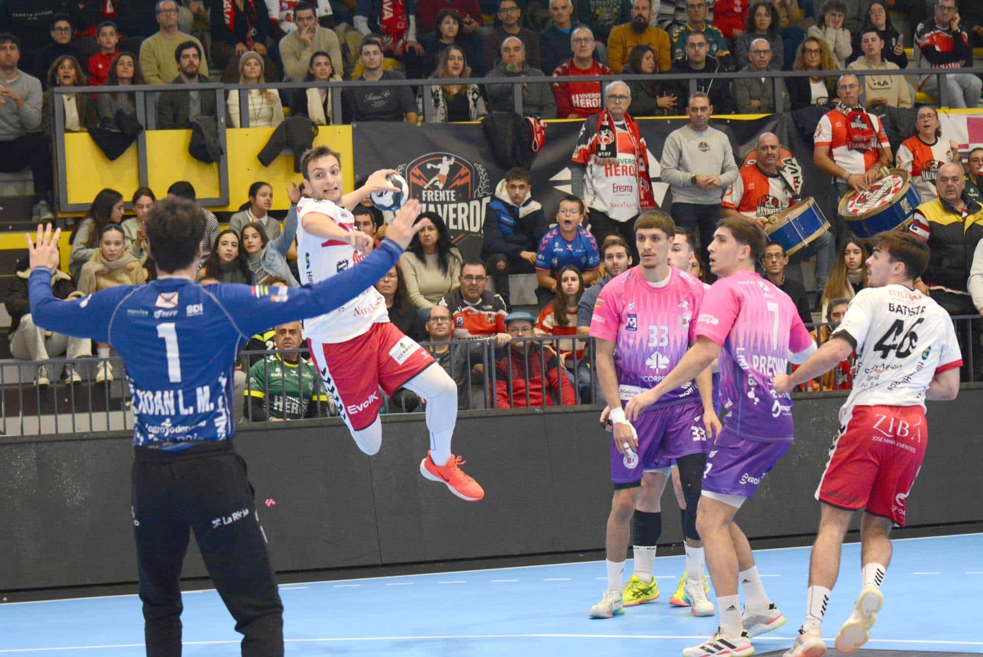 (21-17) El BM Nava sube la muralla para defender los puntos 3 web6