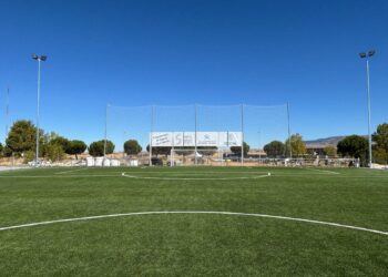 Campo de fútbol 7 anexo al pabellón Pedro Delgado, recientemente remodelado./ E.A.