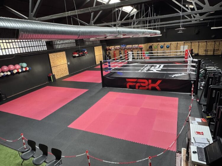 La Fábrika acogerá el primer Interclub de kickboxing 1 Instalaciones de La Fábrika en la calle Atalaya./ E.A.