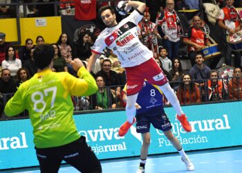 Davide Pugliase, en su último partido como jugador del Nava./ AMADOR MARUGÁN