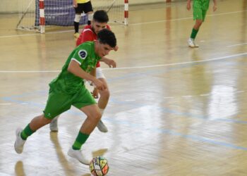 Imagen del encuentro jugado en la pista de Santa Clara./ FS CUÉLLAR