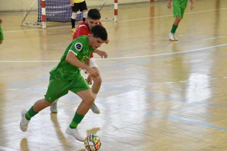 Imagen del encuentro jugado en la pista de Santa Clara./ FS CUÉLLAR