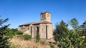 Grandes losas de granito 9 La Iglesia de San Juan Evangelista fue construida a finales del siglo XV.