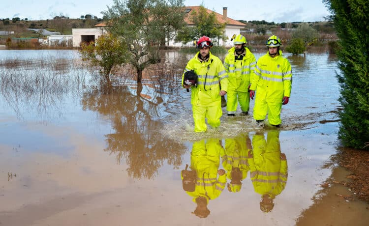 Situación en Ciudad Rodrigo, Salamanca, tras desbordarse el río. / Vicente