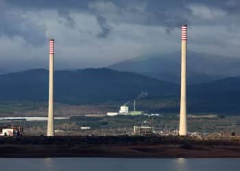 Vista de la central tras el derribo, en 2023, de sus dos torres de refrigeración. / César Sánchez