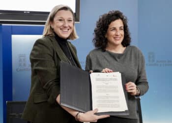 Firma del acuerdo de colaboración entre la Junta y el Concyl. / Eduardo Margareto