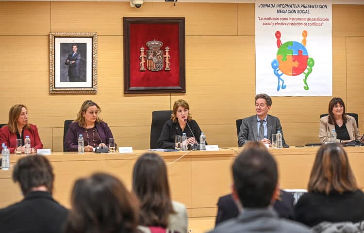 Celebración de la jornada “La mediación como instrumento de pacificación y efectiva resolución de conflictos’, hoy en Burgos. / Ricardo Ordóñez