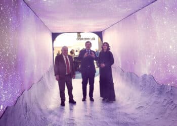 El Presidente de la Junta en el stand de Castilla y León. / Juan Lázaro