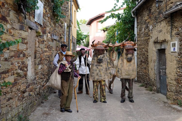 Mascarada de La Obisparra, en Pobladura de Aliste, Zamora. / Miriam Chacón