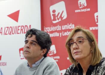 Rueda de prensa, este viernes, del coordinador autonómico de IU, Juan Gascón. / Miriam Chacón
