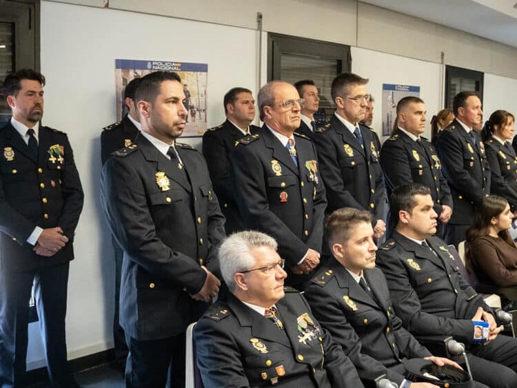 Acto por el 202 aniversario de la Policía Nacional en la Comisaría de Segovia. / HÉCTOR CRIADO