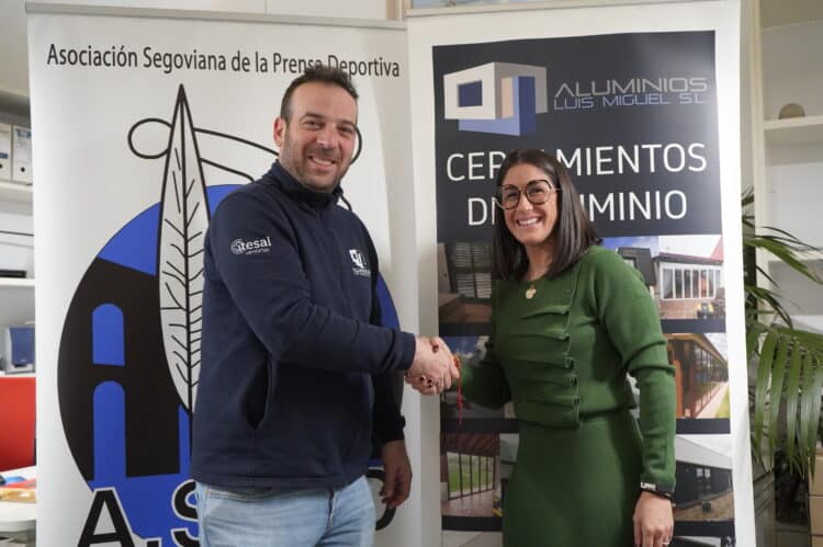 Un instante de la firma de convenio entre Aluminios Luis Miguel y ASPD./ASPD